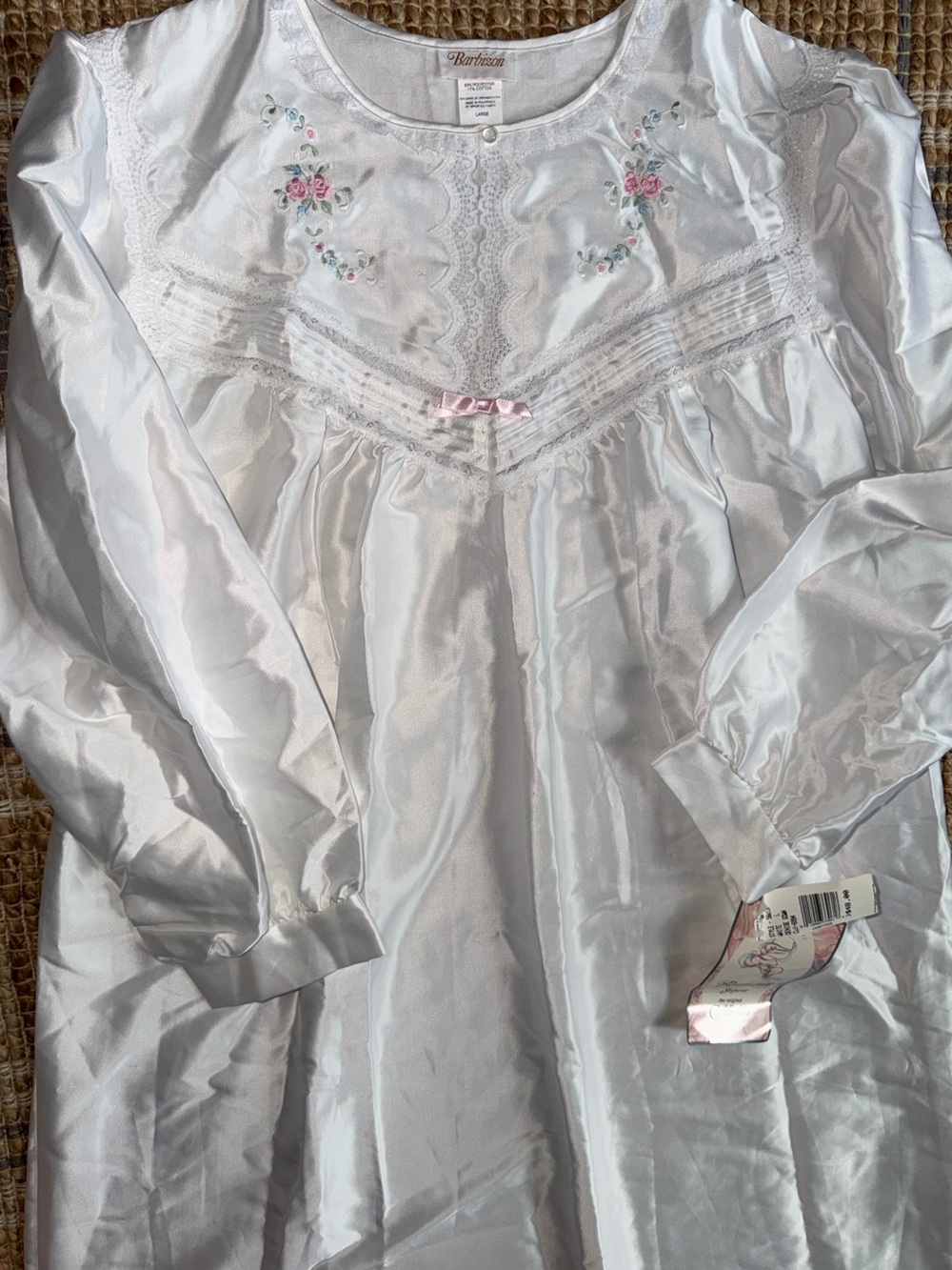 New 80’s Barbizon White Satin Long-Sleeve Grannycore Nightgown w Embroidery L